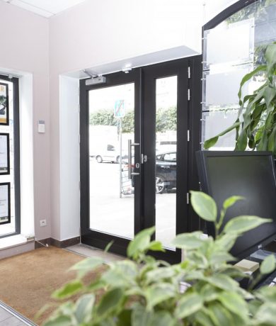 Atulam vue intérieure porte tiercée vitrée