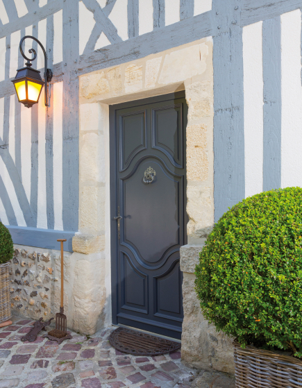 Porte d'entrée en bois sur-mesure Atulam