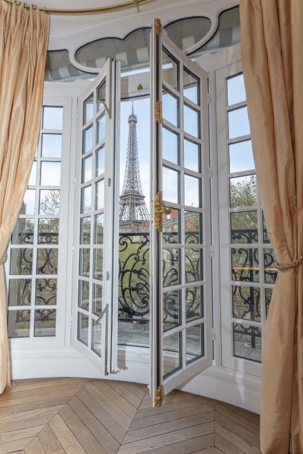ATULAM CINTREE EN PLAN TOUR EIFFEL