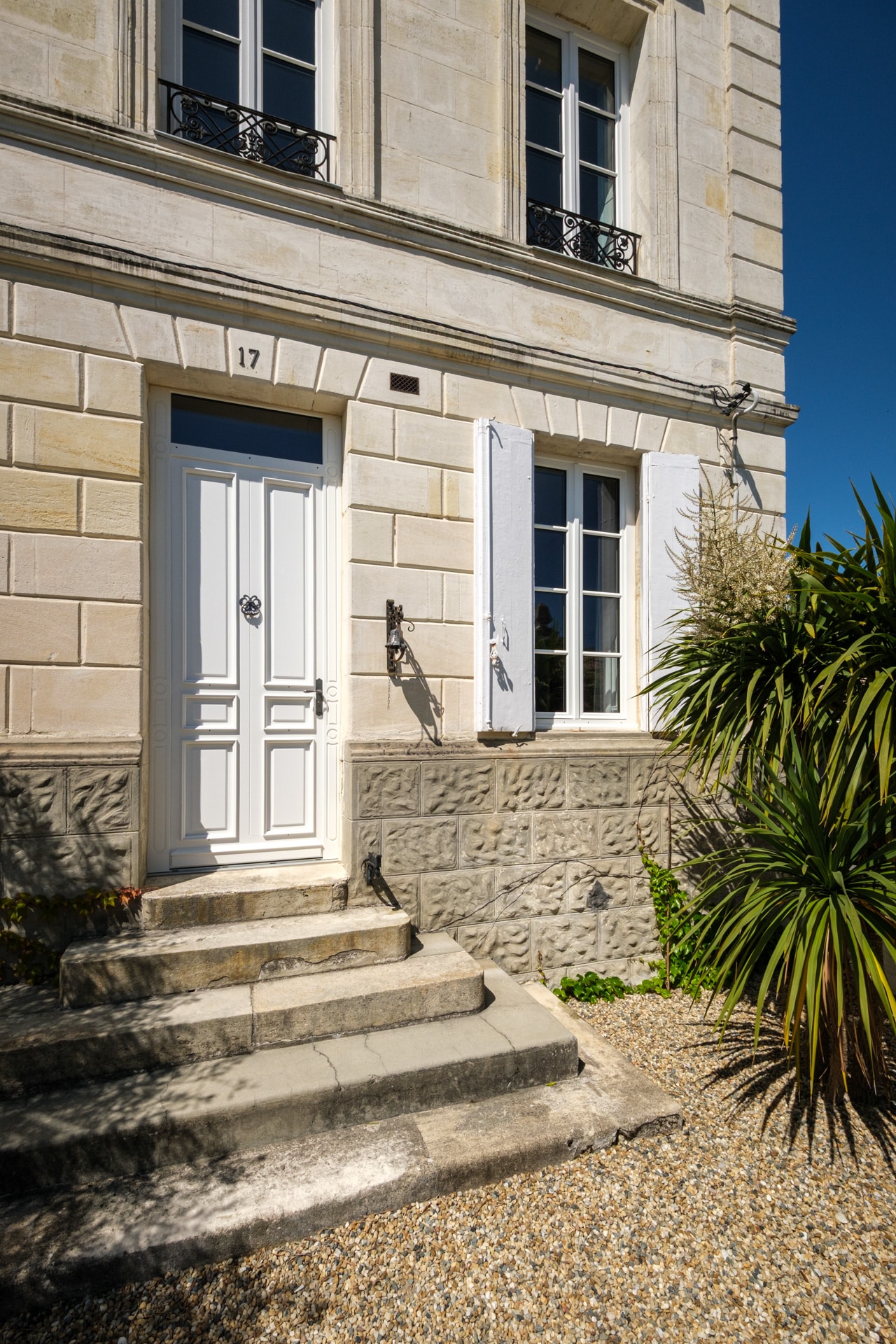Porte d'entrée bois médoc